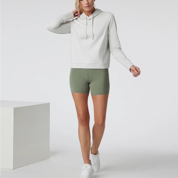 Vuori Halo Essential Hoodie Salt Heather NWT - Picture 2 of 7